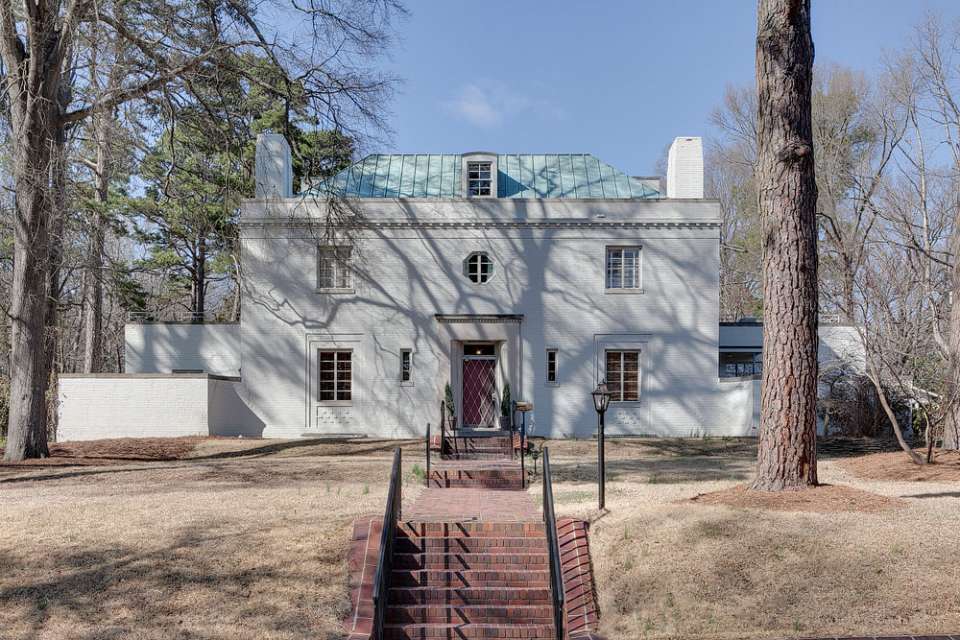 A really interesting shoot; Neoclassical Revival in Durham NC, 